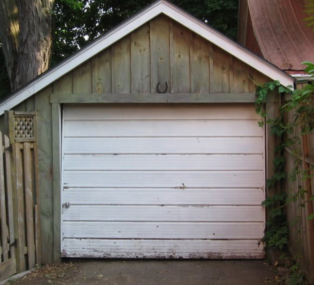 Espace réduit pour portes et ouvre-portes de garage