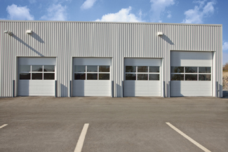 Portes de garage commerciales offertes par Garaga